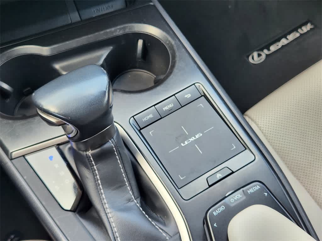 Thumbnail: 2020 Lexus UX - 20