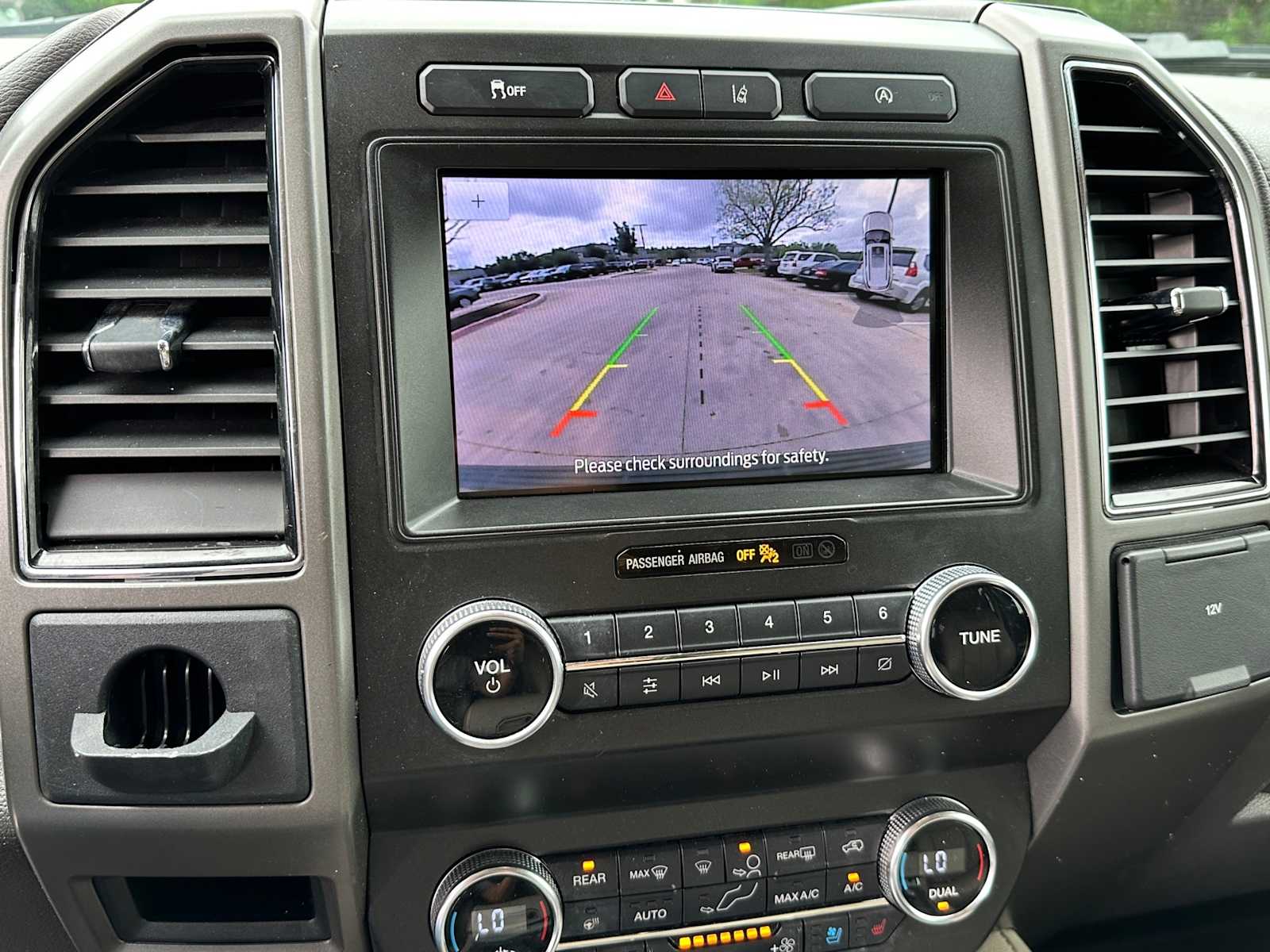 Thumbnail: 2020 Ford Expedition - 15