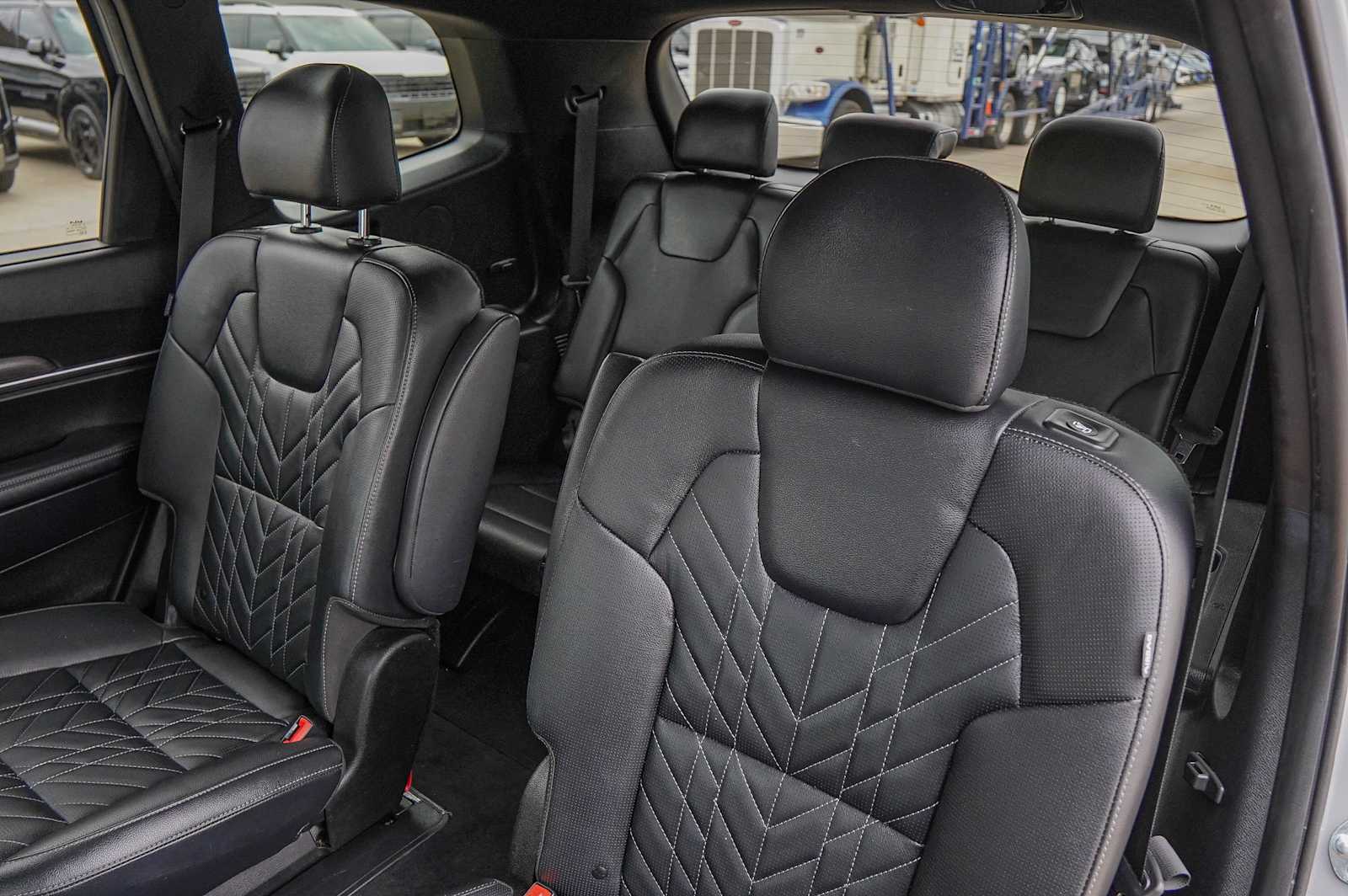 Thumbnail: 2024 Kia Telluride - 32