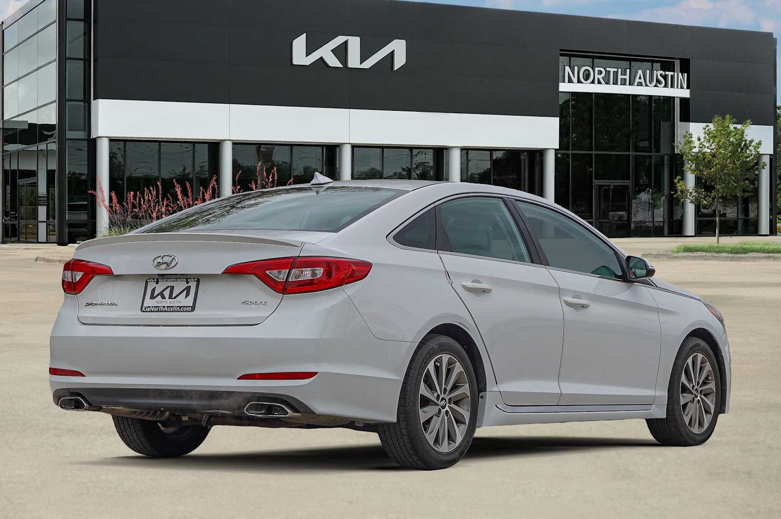 Thumbnail: 2015 Hyundai Sonata - 6