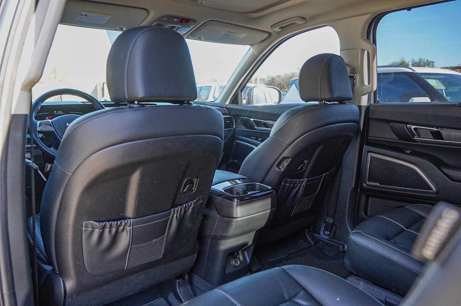 Thumbnail: 2024 Kia Telluride - 30