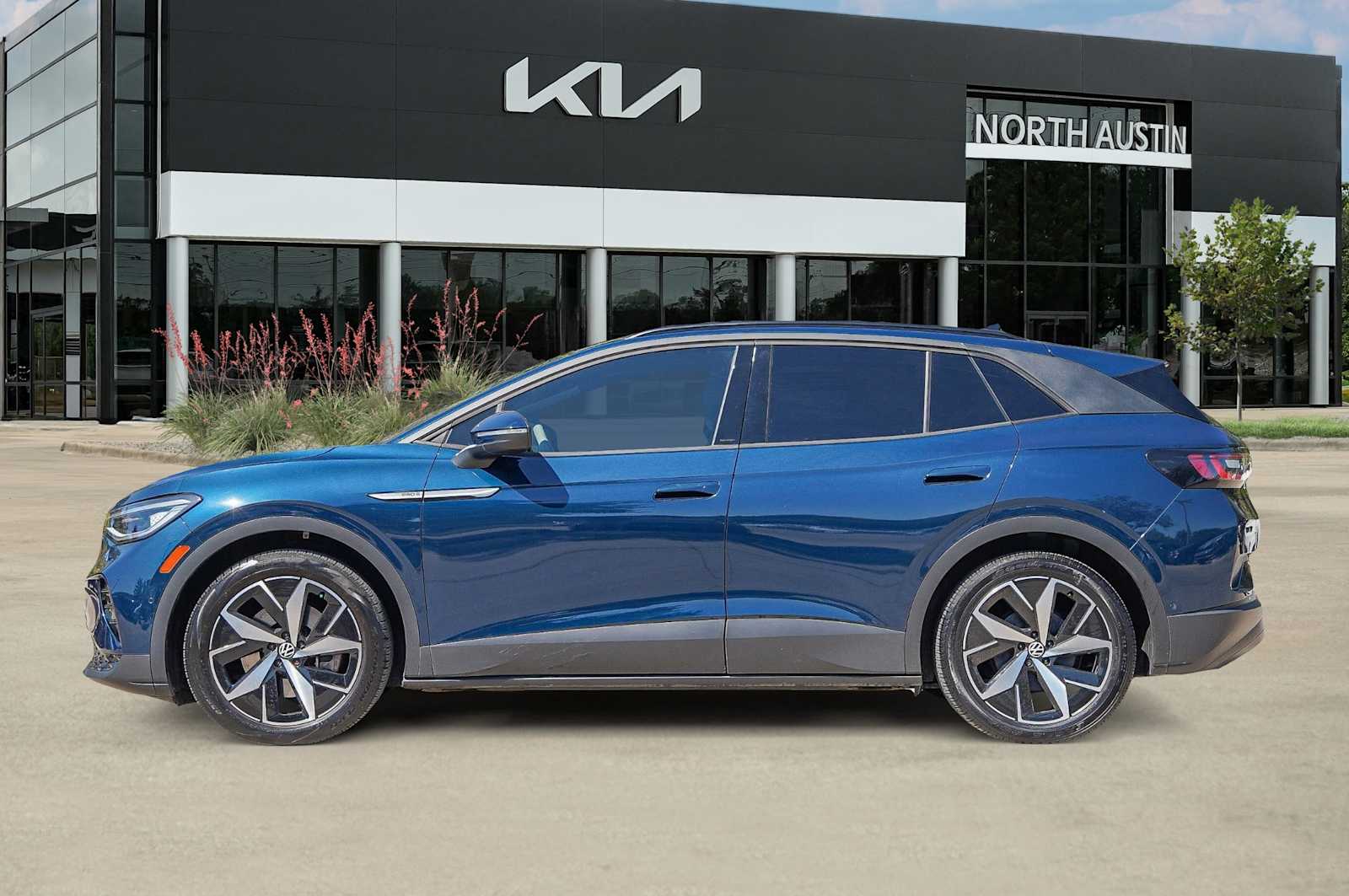 Thumbnail: 2023 Volkswagen ID.4 - 4