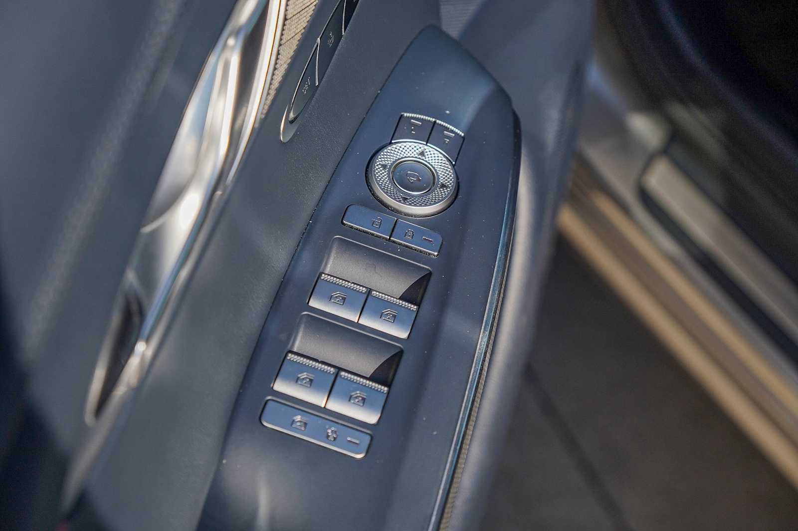 Thumbnail: 2023 Genesis GV70 - 26