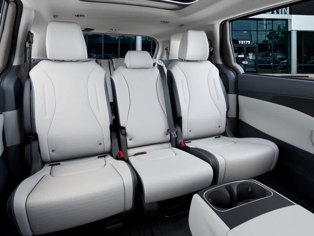 Thumbnail: 2026 Kia Carnival - 16