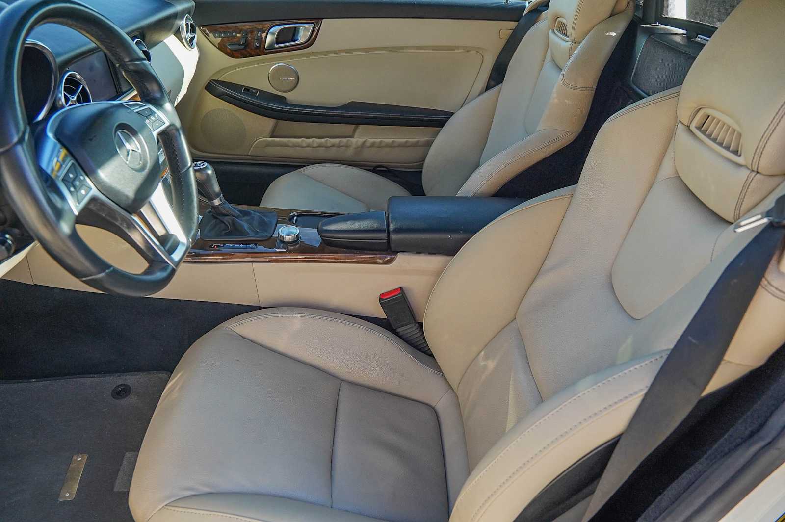 Thumbnail: 2015 Mercedes-Benz SLK - 10