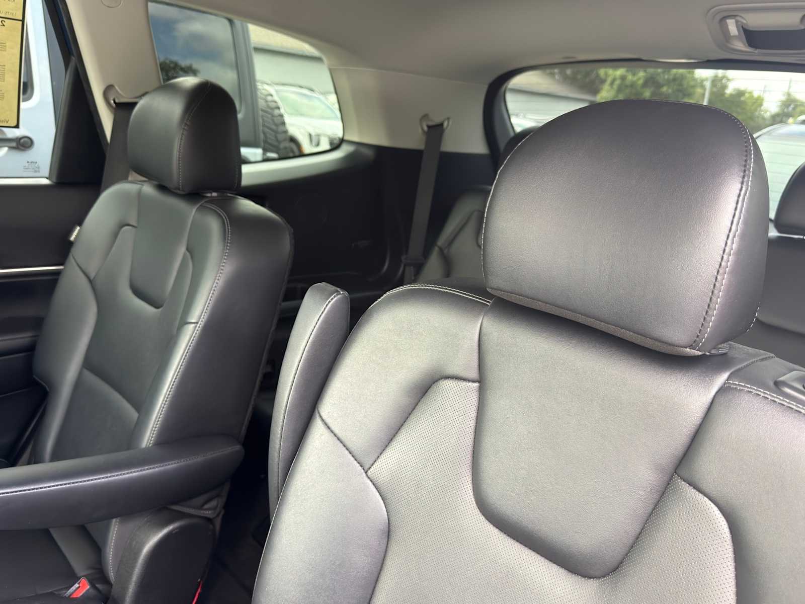 Thumbnail: 2023 Kia Telluride - 26