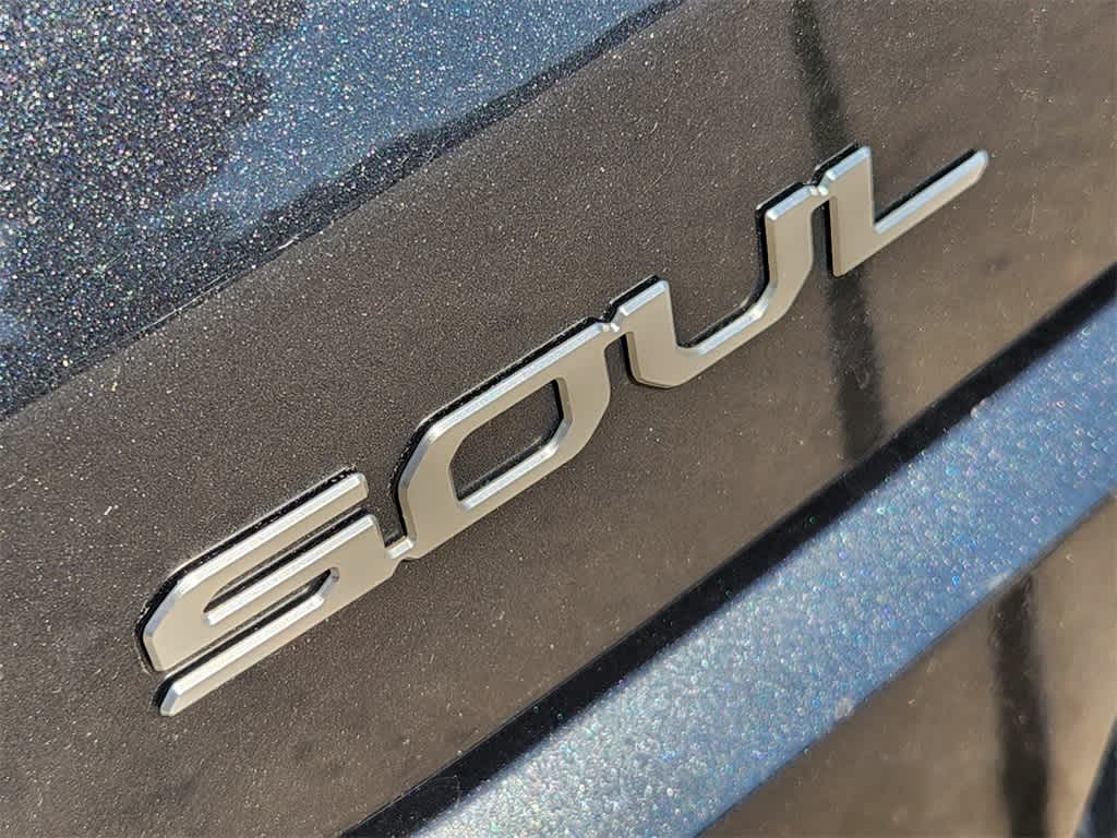 2023 Kia Soul LX 11