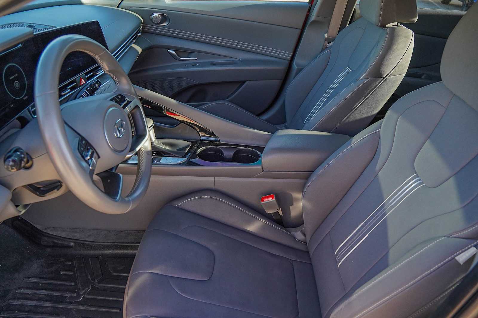 Thumbnail: 2023 Hyundai Elantra - 10