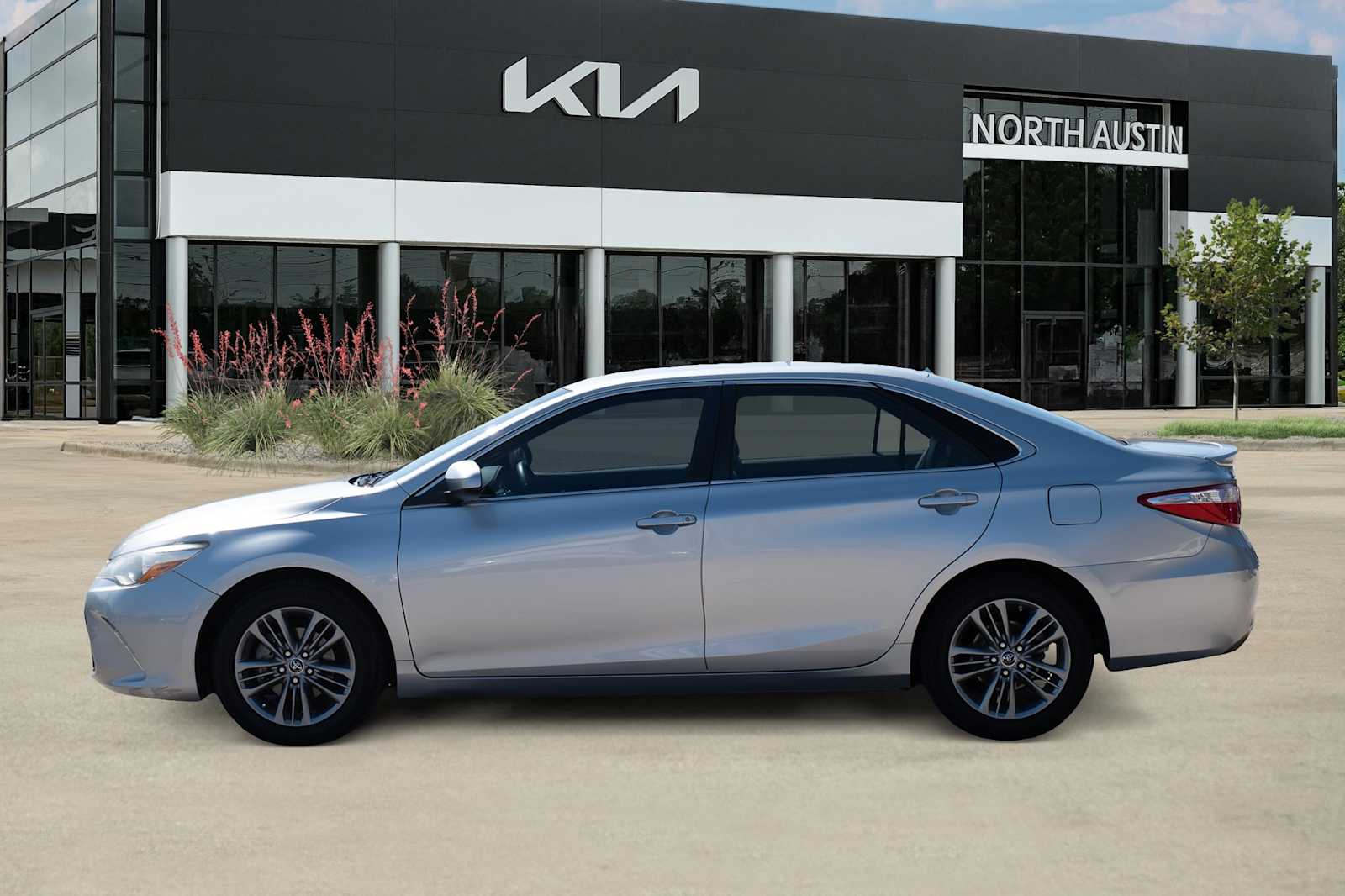 Thumbnail: 2015 Toyota Camry - 4