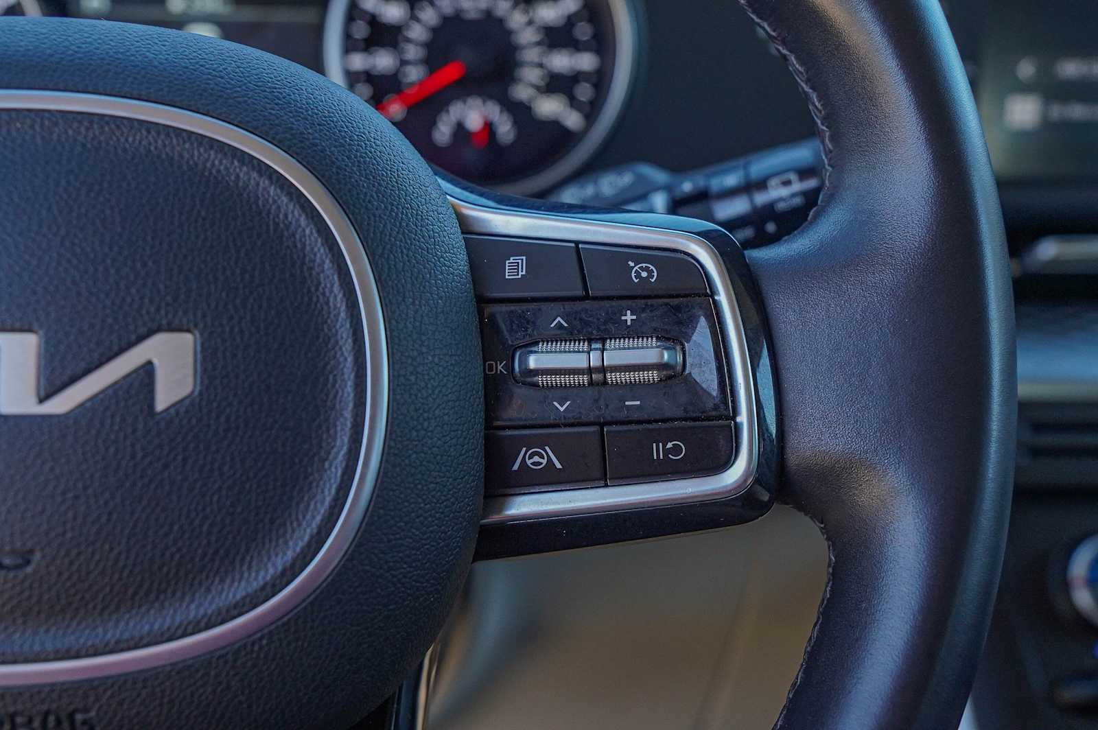 Thumbnail: 2024 Kia Carnival - 14