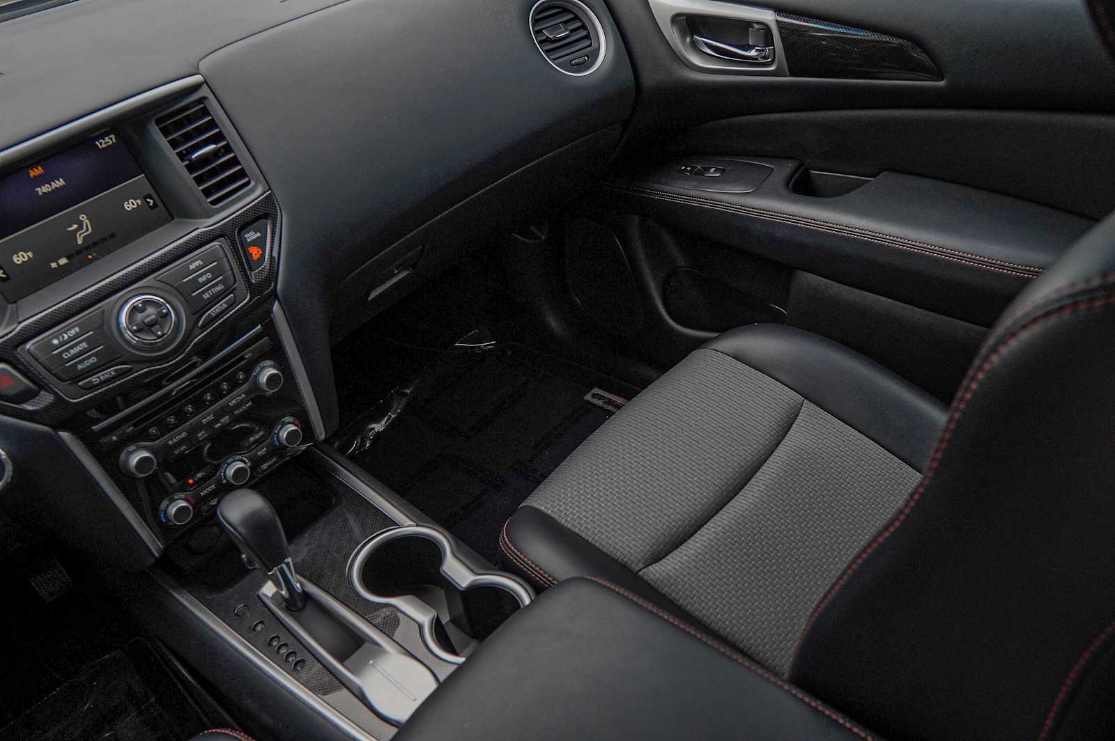 Thumbnail: 2020 Nissan Pathfinder - 28