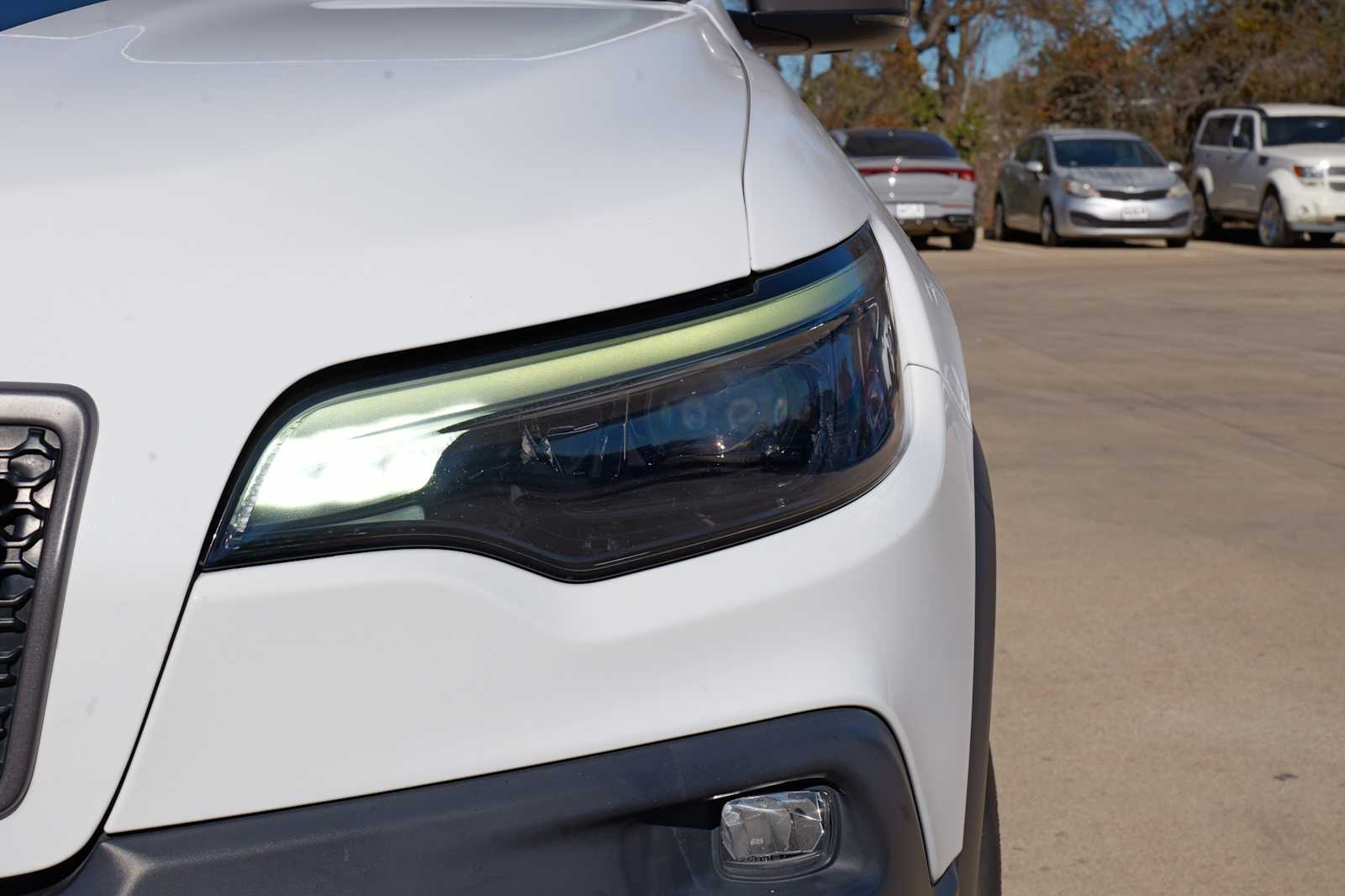 Thumbnail: 2020 Jeep Cherokee - 3