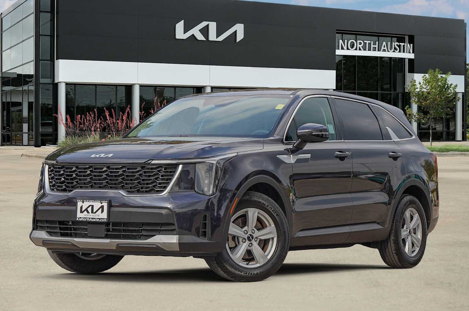 2025 Kia Sorento LX's photo