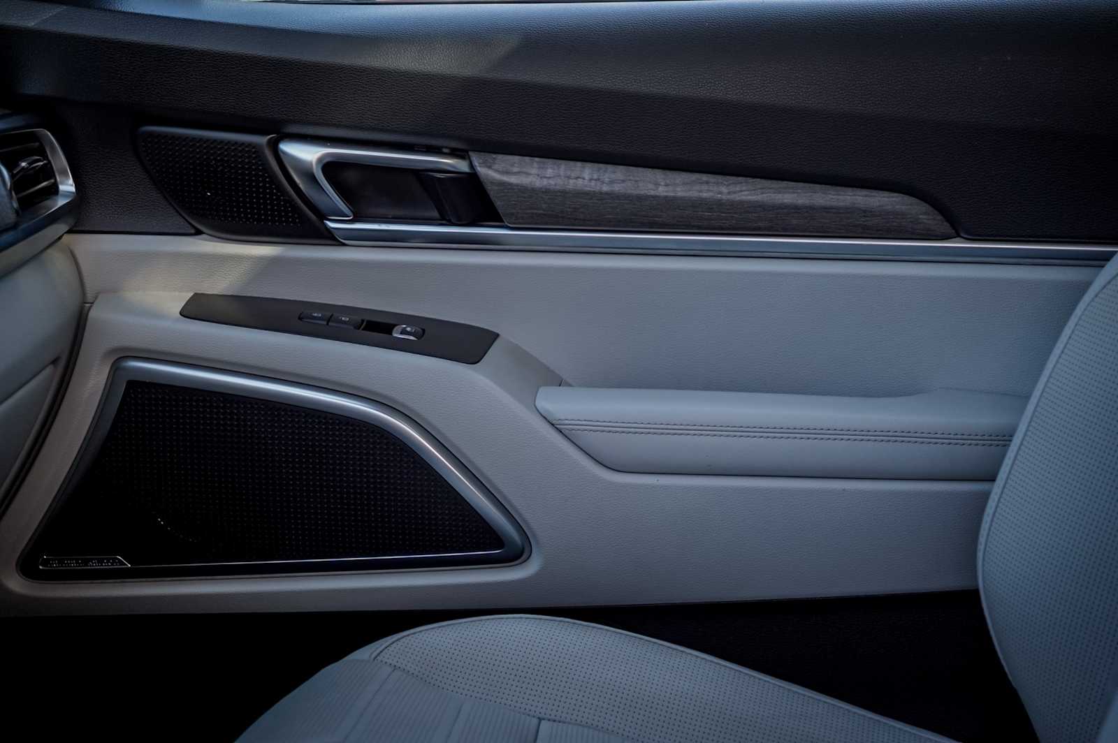 Thumbnail: 2022 Kia Telluride - 16