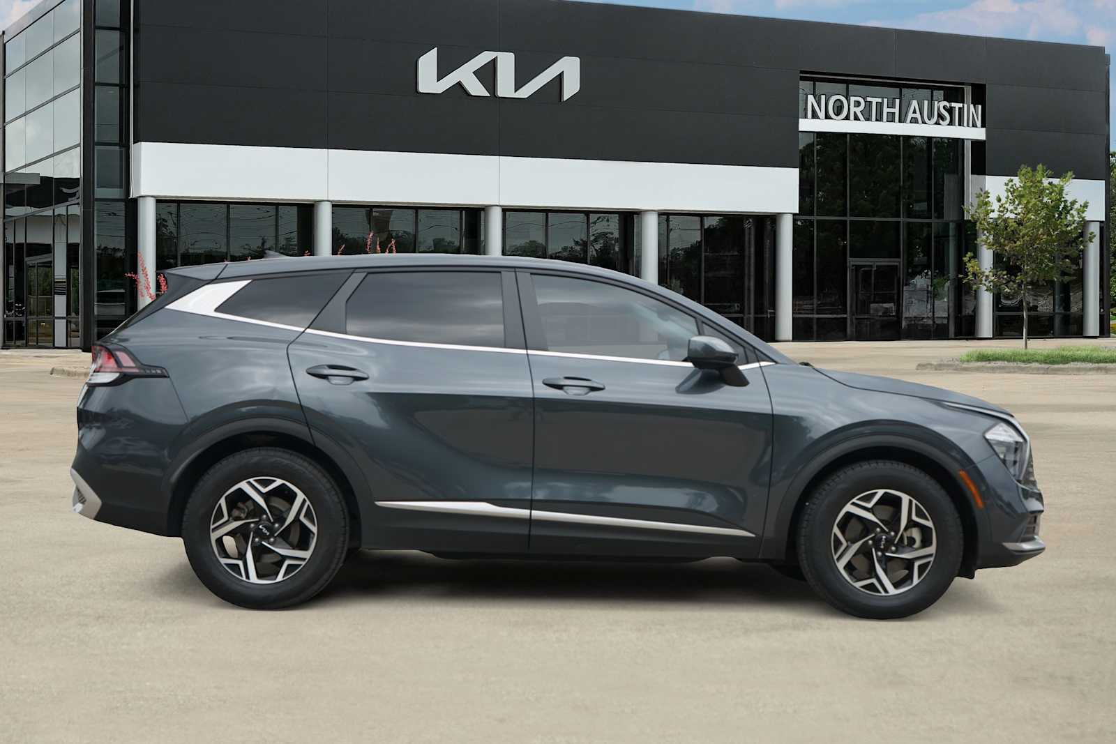 Thumbnail: 2023 Kia Sportage - 5