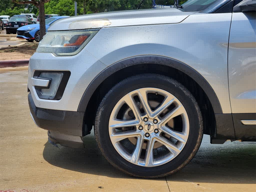 Thumbnail: 2016 Ford Explorer - 8