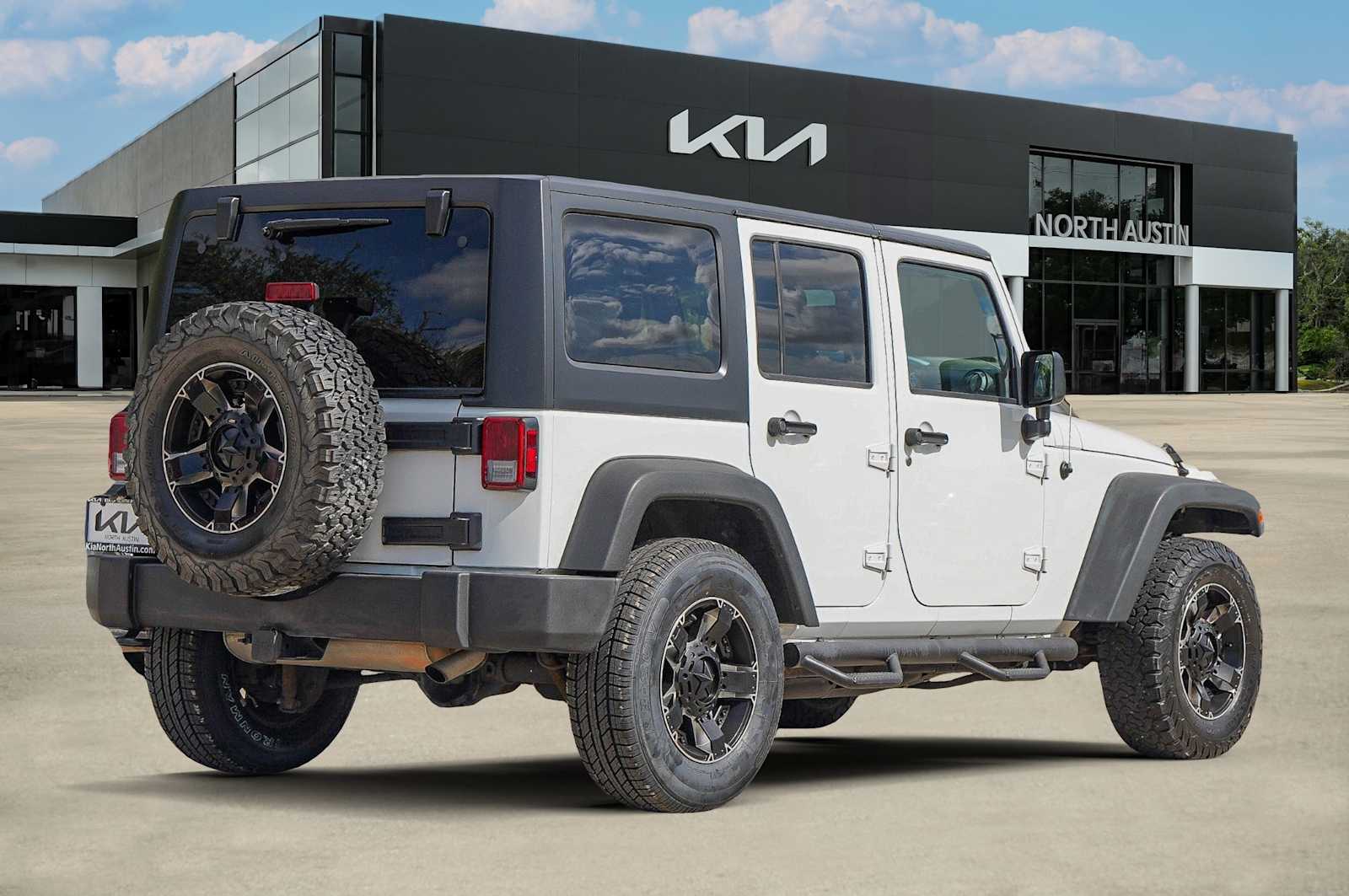 Thumbnail: 2016 Jeep Wrangler - 6