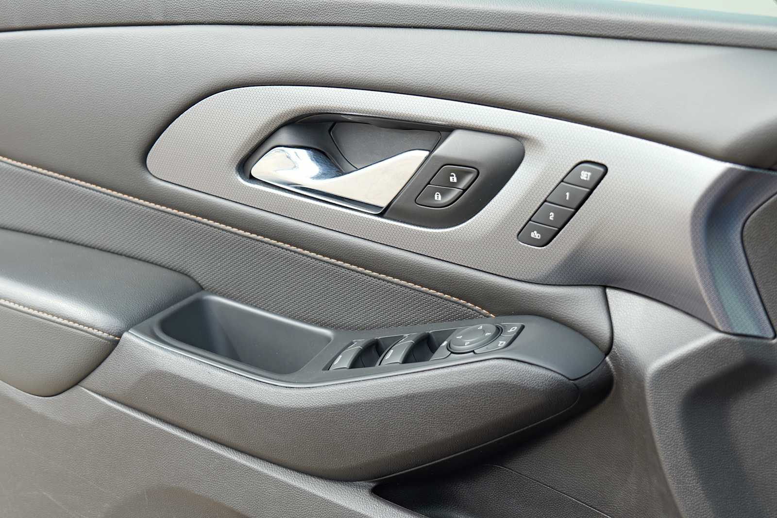 Thumbnail: 2018 Chevrolet Traverse - 21