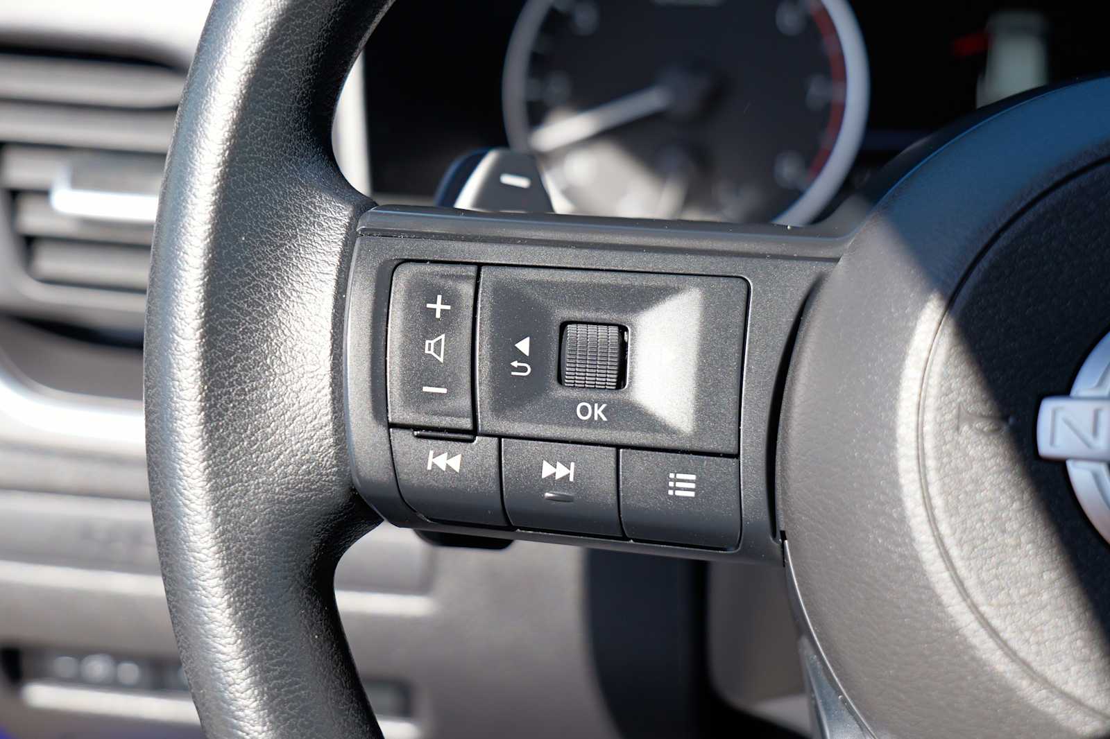 Thumbnail: 2023 Nissan Rogue - 13