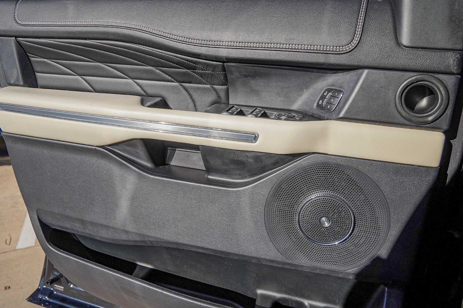 Thumbnail: 2019 Ford Expedition MAX - 24