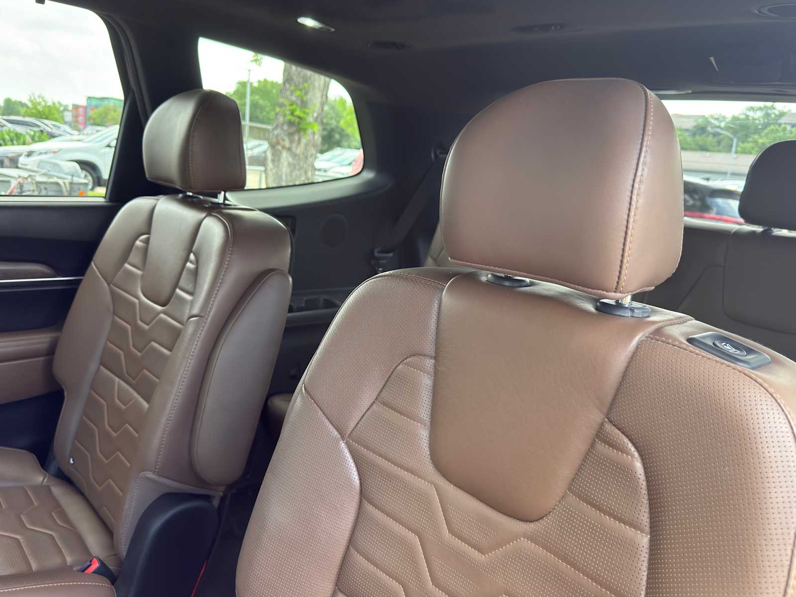 Thumbnail: 2020 Kia Telluride - 25