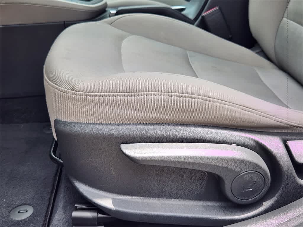Thumbnail: 2017 Hyundai Elantra - 24