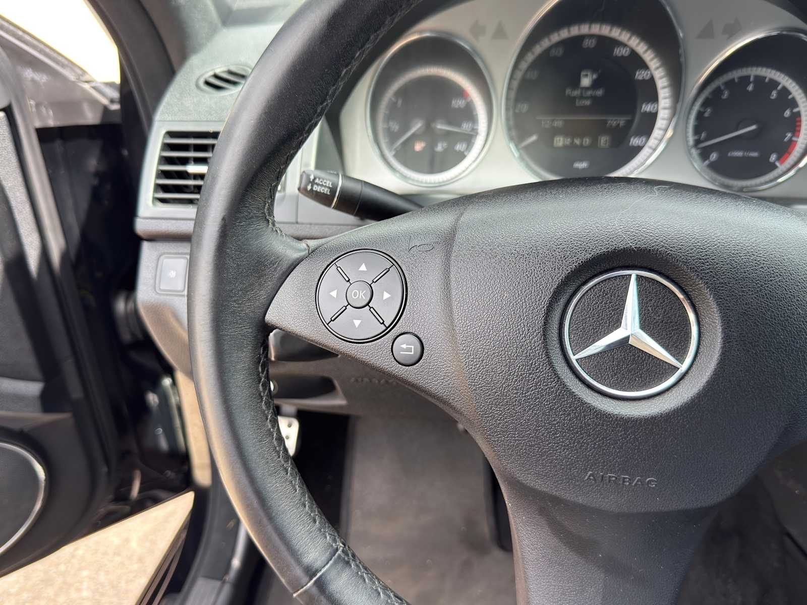 Thumbnail: 2011 Mercedes-Benz C-Class - 14