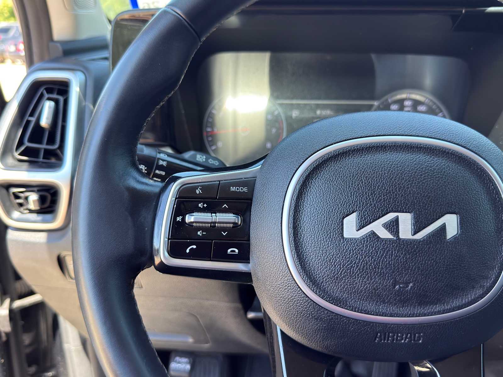 Thumbnail: 2022 Kia Sorento - 19