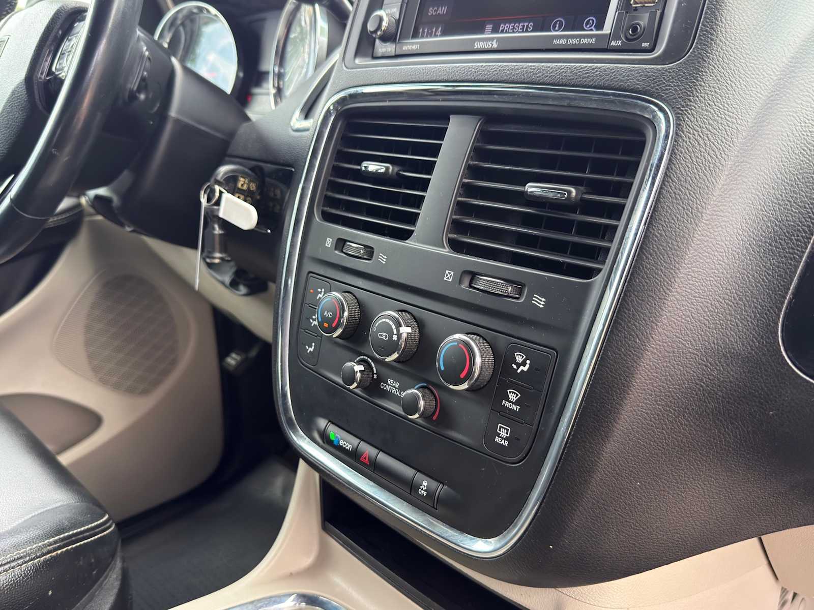 Thumbnail: 2019 Dodge Grand Caravan - 32