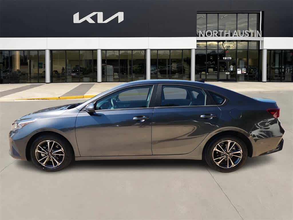 2024 Kia Forte LXS photo 4