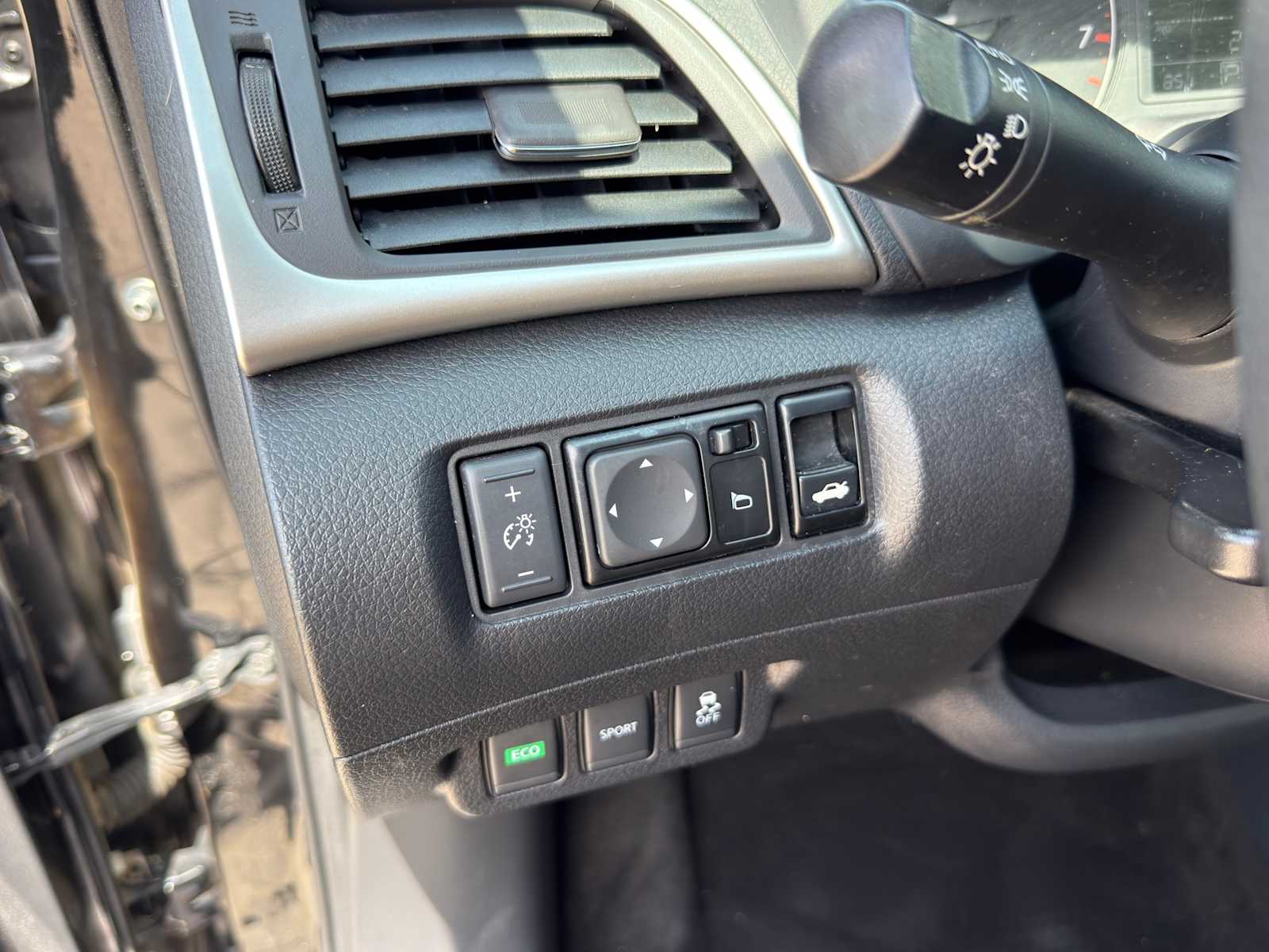 Thumbnail: 2017 Nissan Sentra - 16