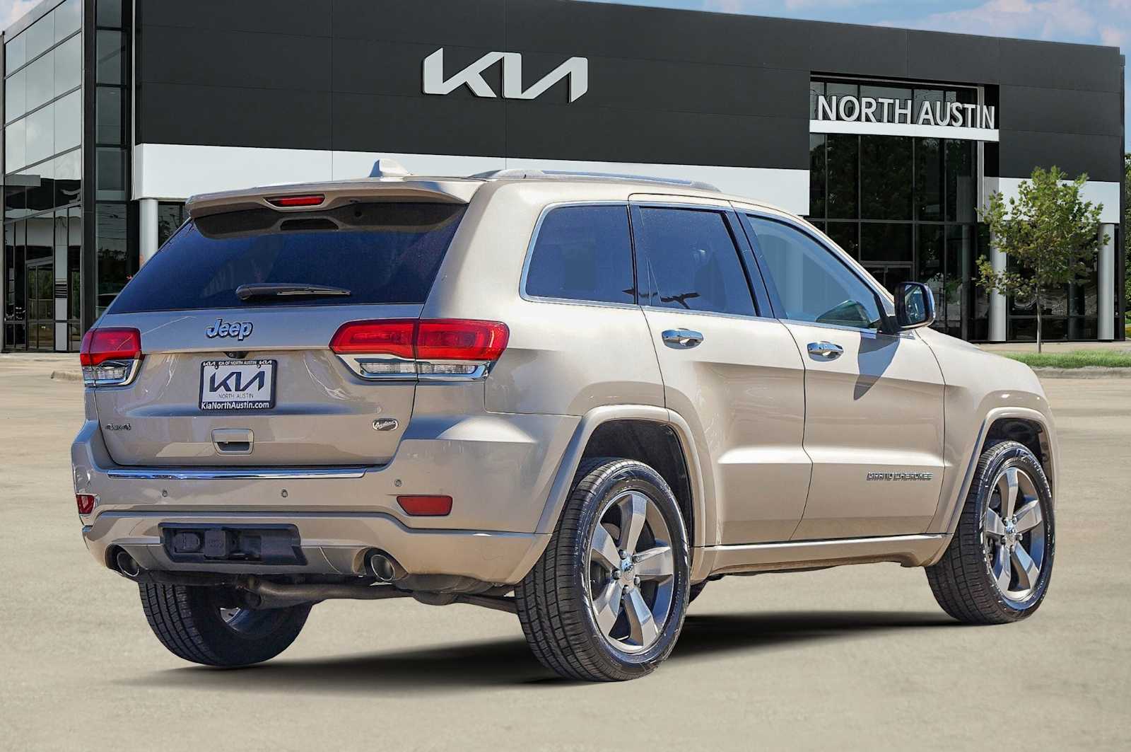 Thumbnail: 2015 Jeep Grand Cherokee - 6