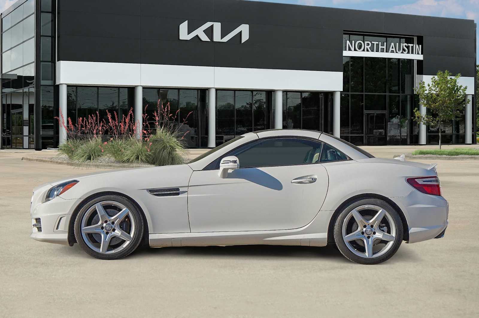 Thumbnail: 2015 Mercedes-Benz SLK - 4