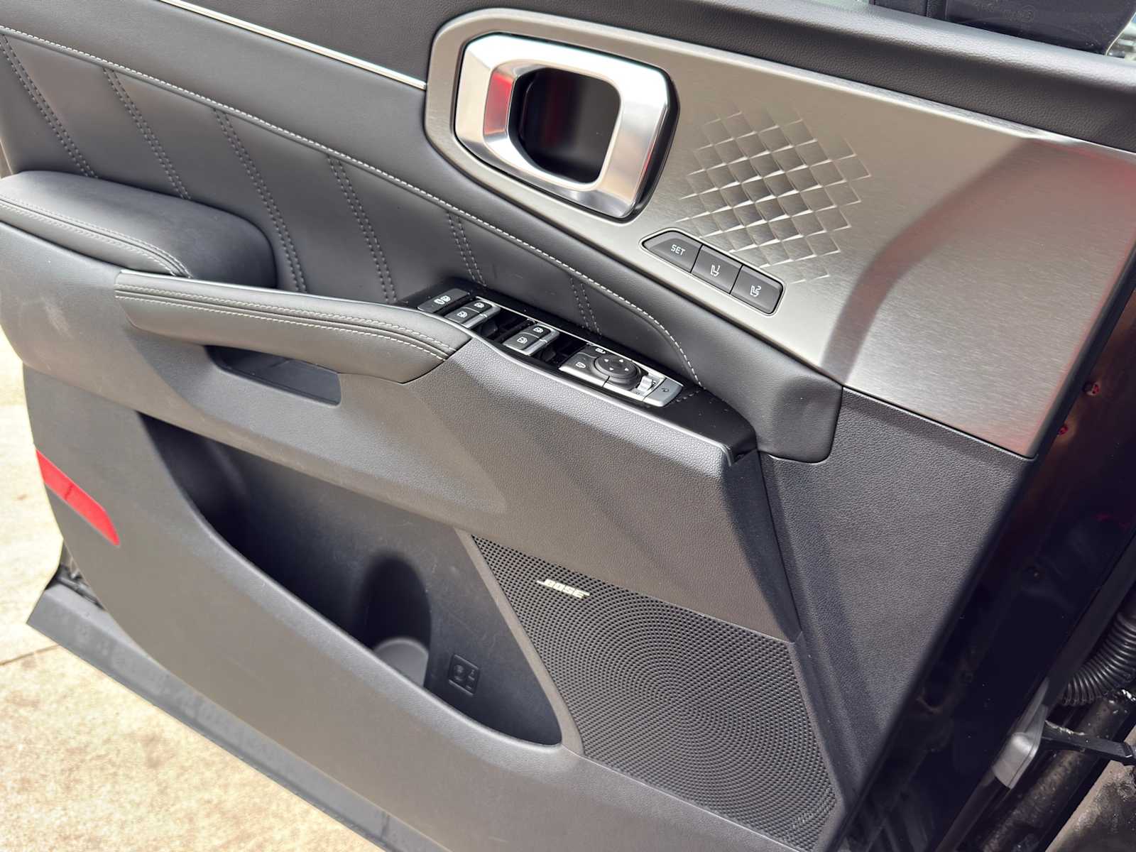 Thumbnail: 2023 Kia Sorento - 24