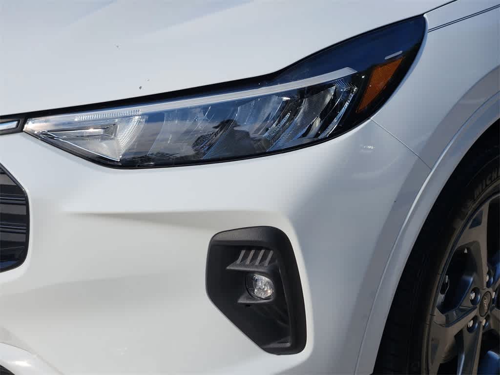 Thumbnail: 2023 Ford Escape - 7