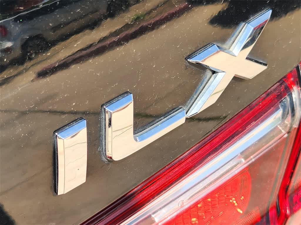 2017 Acura ILX Premium 11