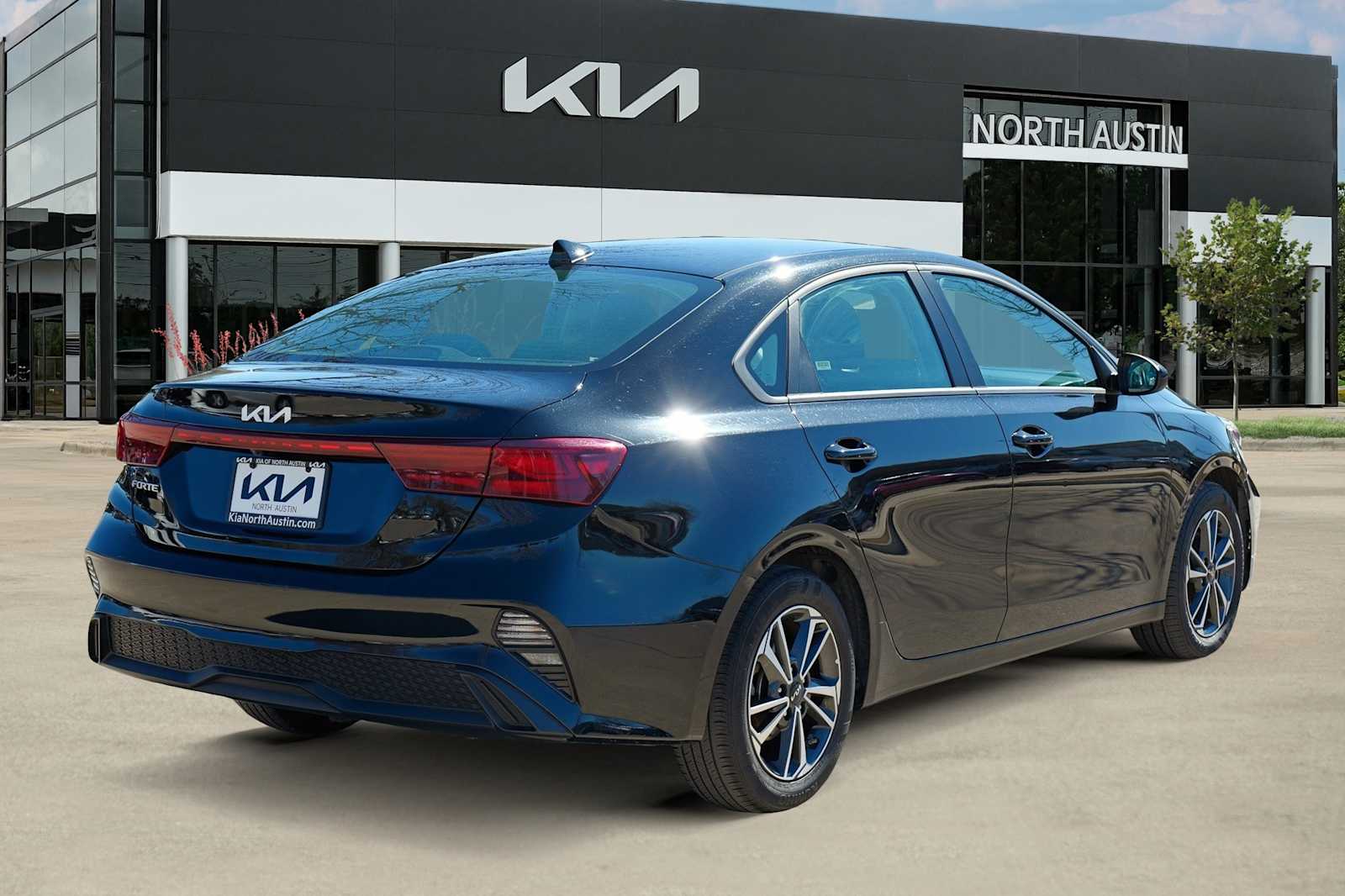 Thumbnail: 2024 Kia Forte - 6