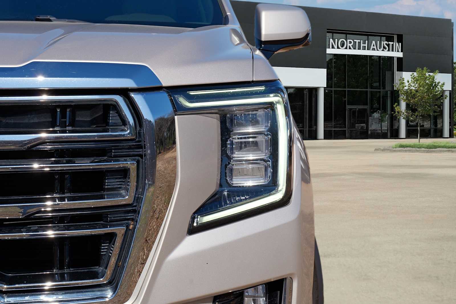 Thumbnail: 2021 GMC Yukon XL - 3