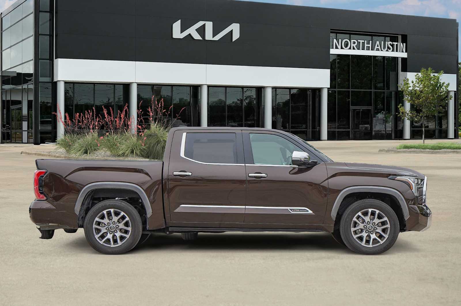 Thumbnail: 2023 Toyota Tundra - 7