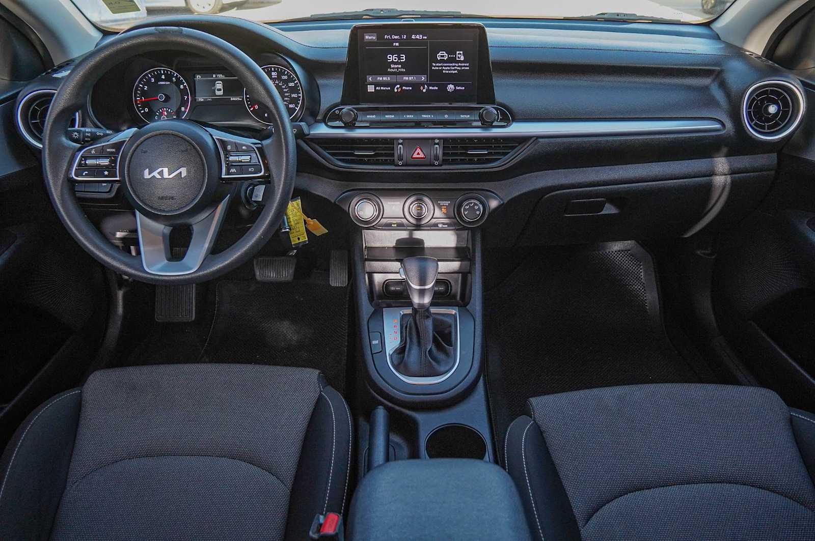 Thumbnail: 2022 Kia Forte - 24