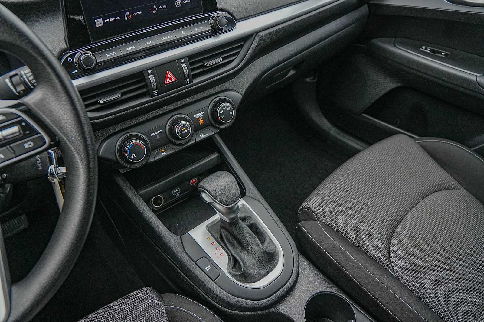 Thumbnail: 2024 Kia Forte - 18