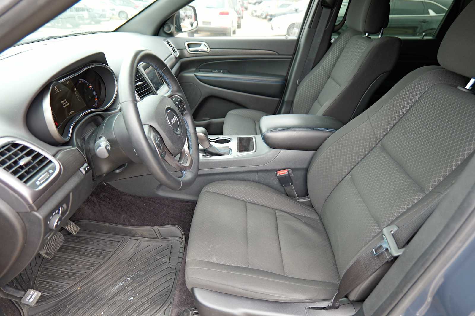 Thumbnail: 2018 Jeep Grand Cherokee - 10