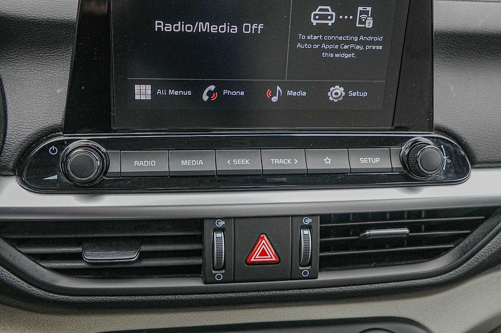 Thumbnail: 2023 Kia Forte - 18