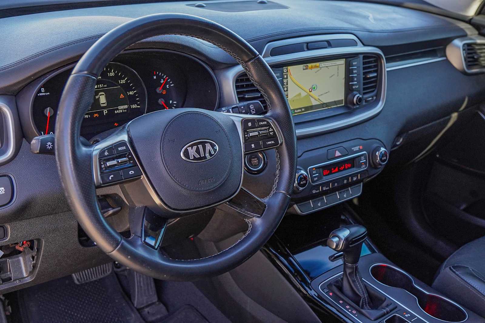Thumbnail: 2019 Kia Sorento - 9