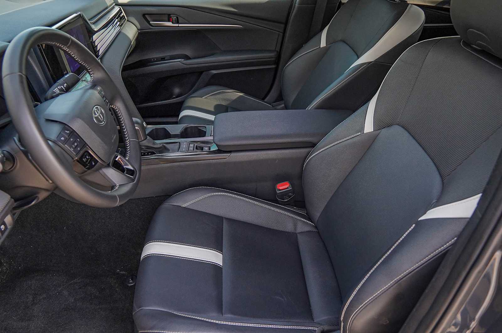 Thumbnail: 2025 Toyota Camry - 10