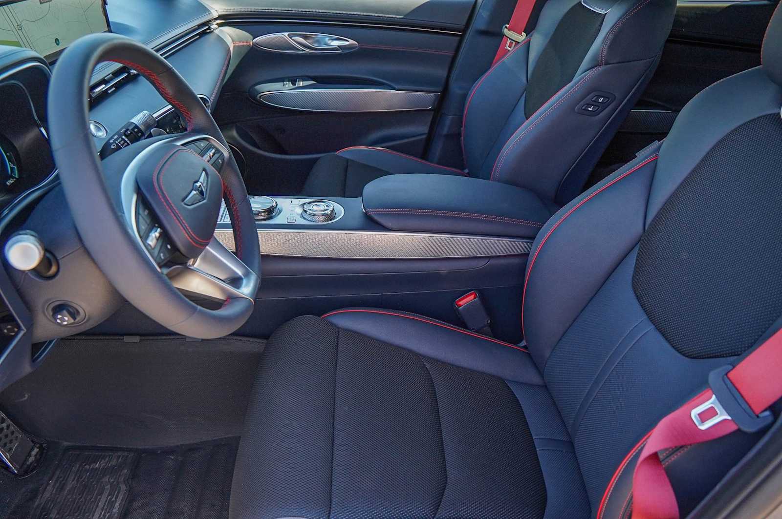 Thumbnail: 2023 Genesis GV70 - 11