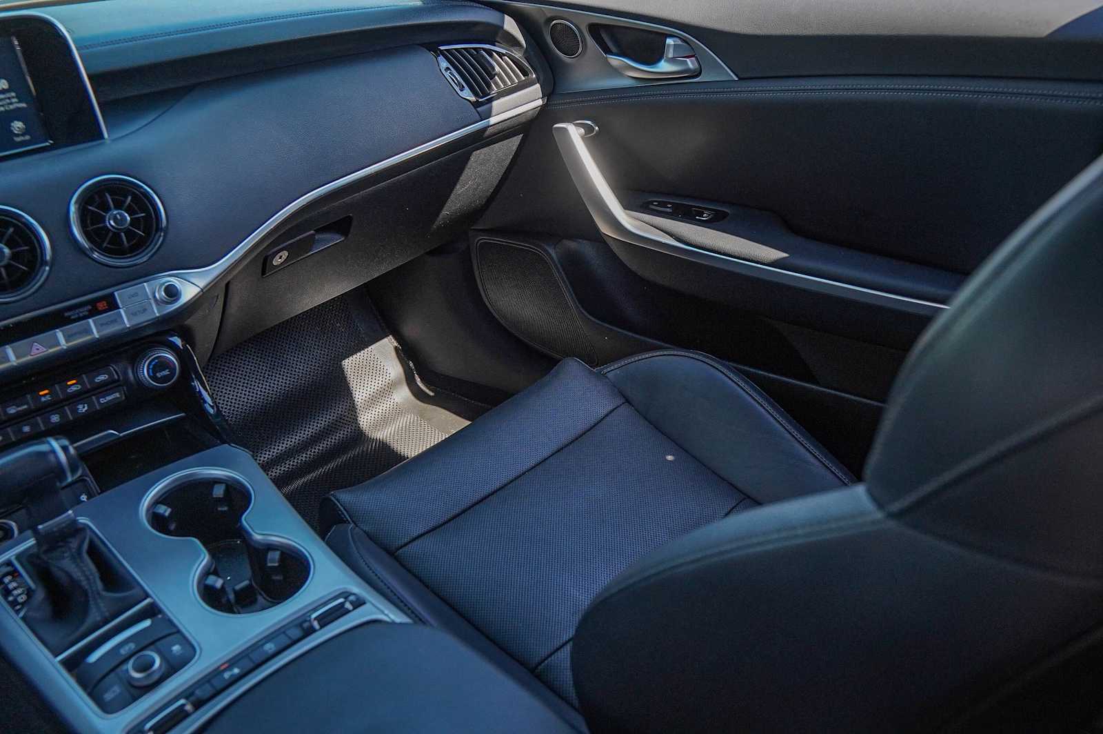 Thumbnail: 2020 Kia Stinger - 28