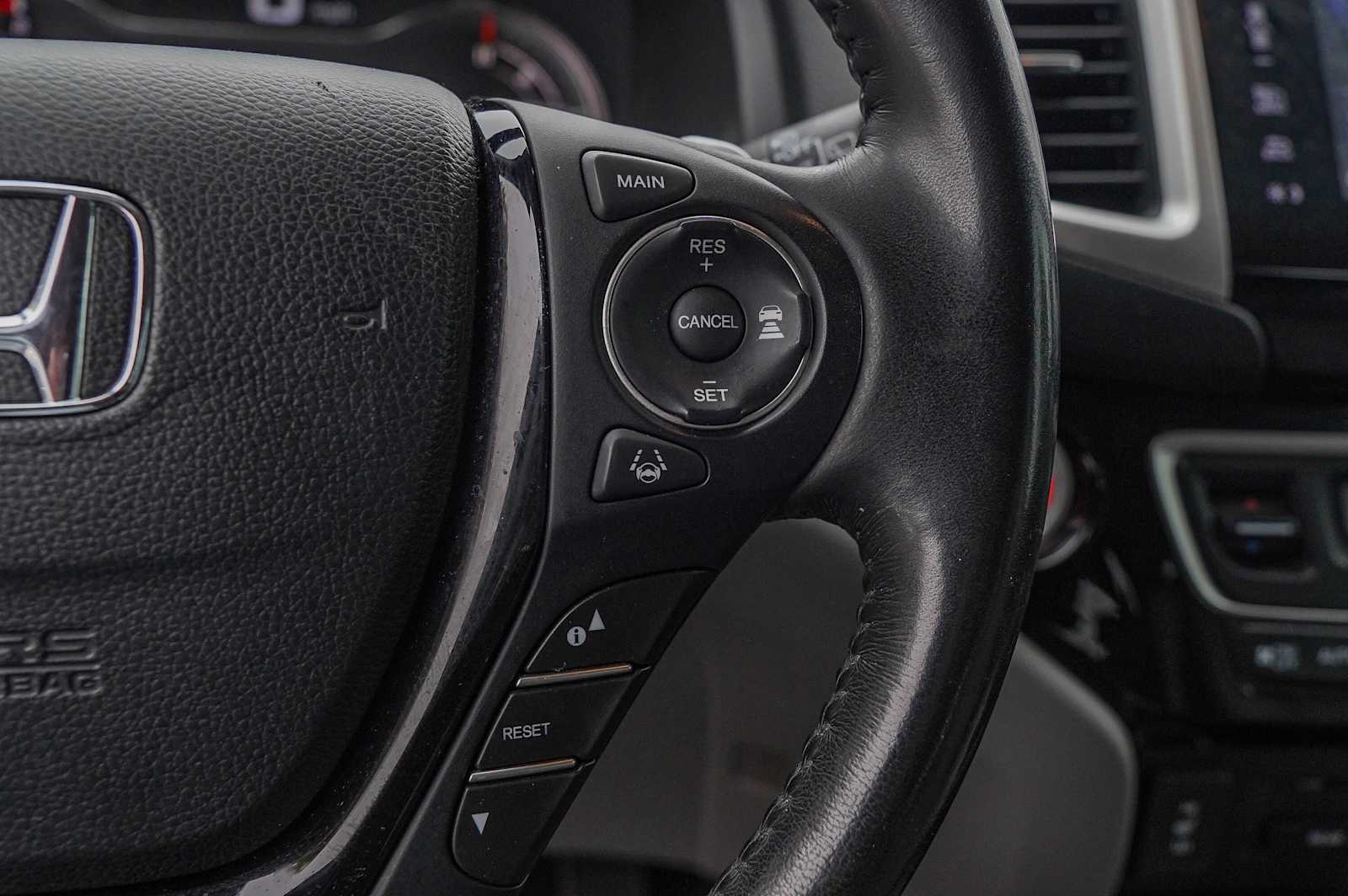 Thumbnail: 2018 Honda Pilot - 14