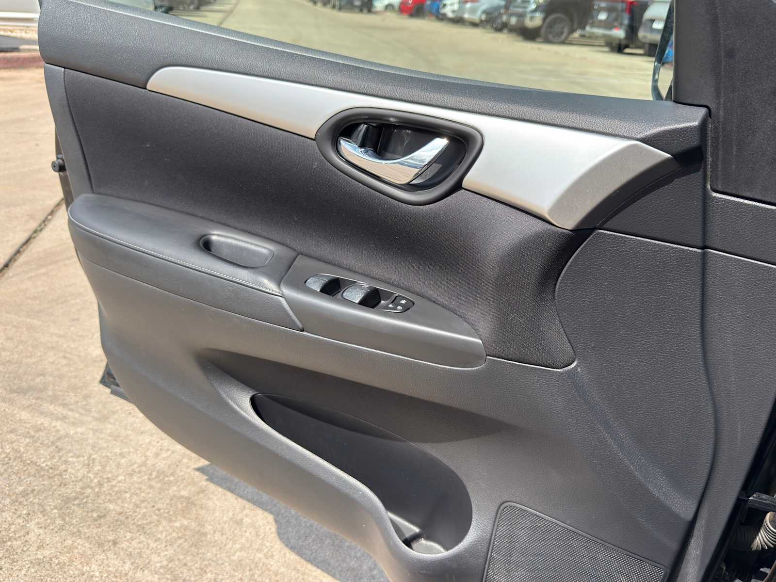 Thumbnail: 2017 Nissan Sentra - 17