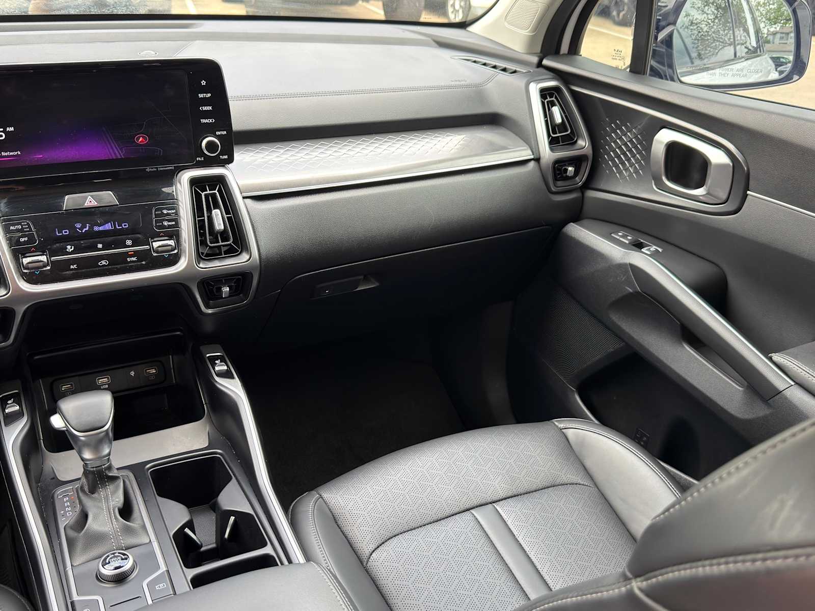 Thumbnail: 2023 Kia Sorento - 22